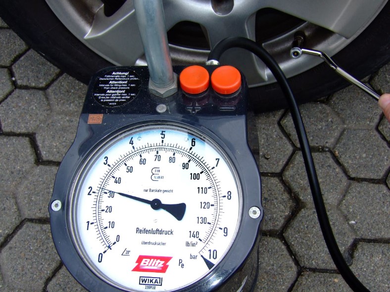 What is a Tire Pressure Gauge